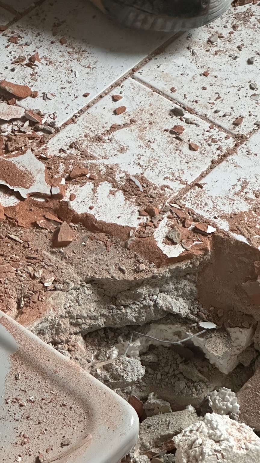 Fliesen entfernen – Bodenrückbau